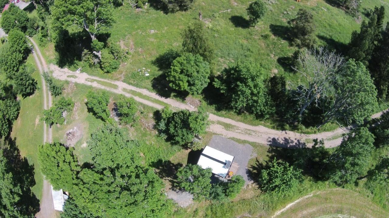 Liten Enklare Klimatsmart Stuga I Roslagen เอิสท์ฮัมมาร์ ภายนอก รูปภาพ