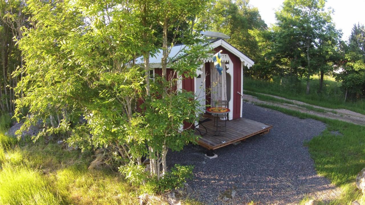 Liten Enklare Klimatsmart Stuga I Roslagen เอิสท์ฮัมมาร์ ภายนอก รูปภาพ